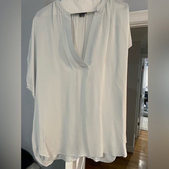 Pretty light Vince top - Picture 1 of 2